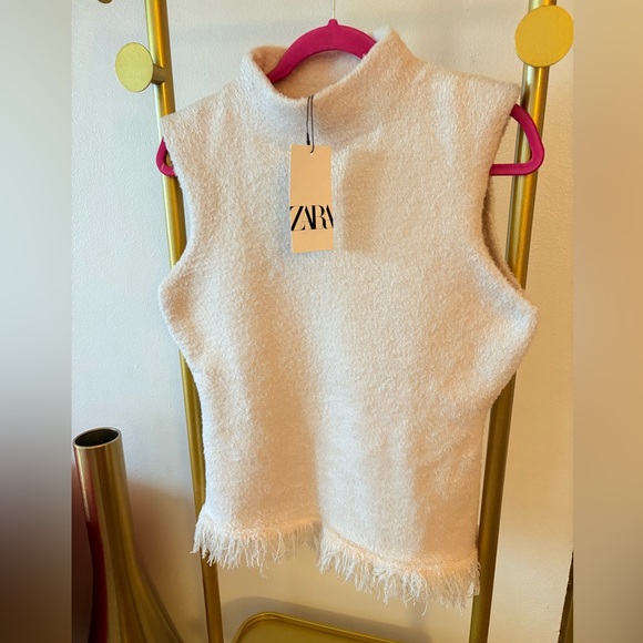 Zara Tops - NWT- Zara Ivory Sleeveless Fringe Top